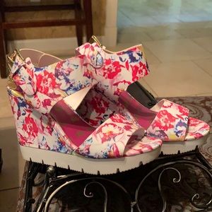 Juicy Couture Wedge